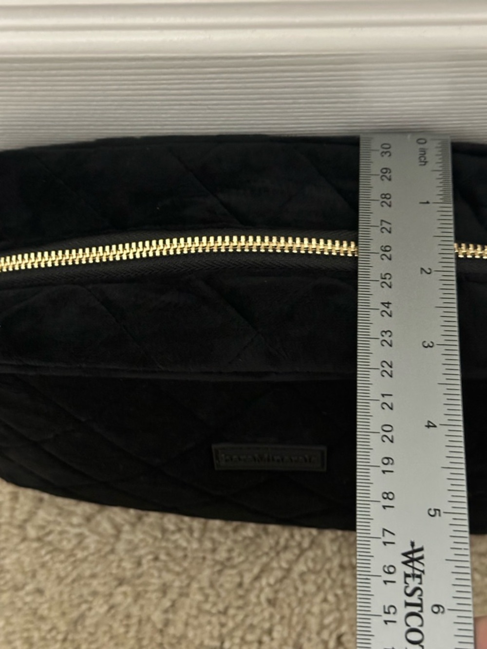 BareMinerals Black Velvet Quilted Cosmetic Makeup Travel Bag - New & Unused - Picture 5 of 8